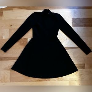 🌸 Aritzia Babaton Sculpt Knit Ambient dress in black, size M EUC